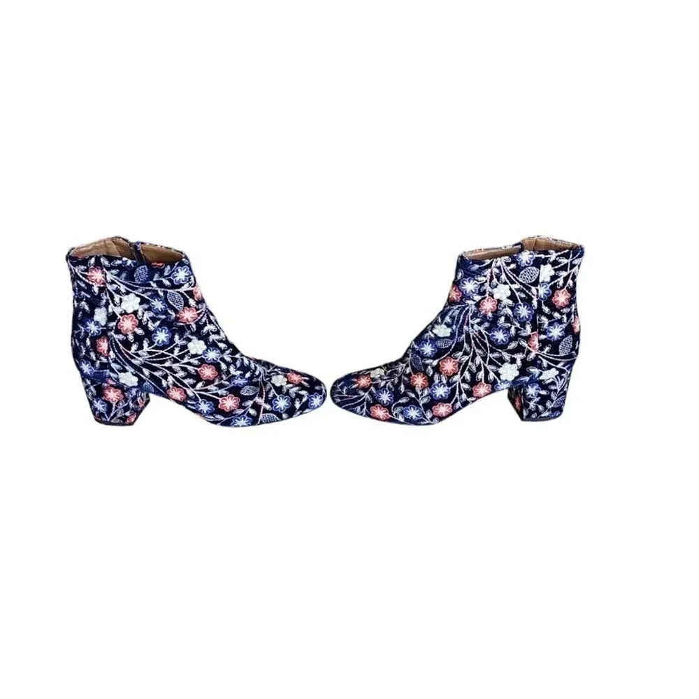Aquazzura Brooklyn Flower Embroidered Velvet Bootie Navy 8.5 - Picture 4 of 8